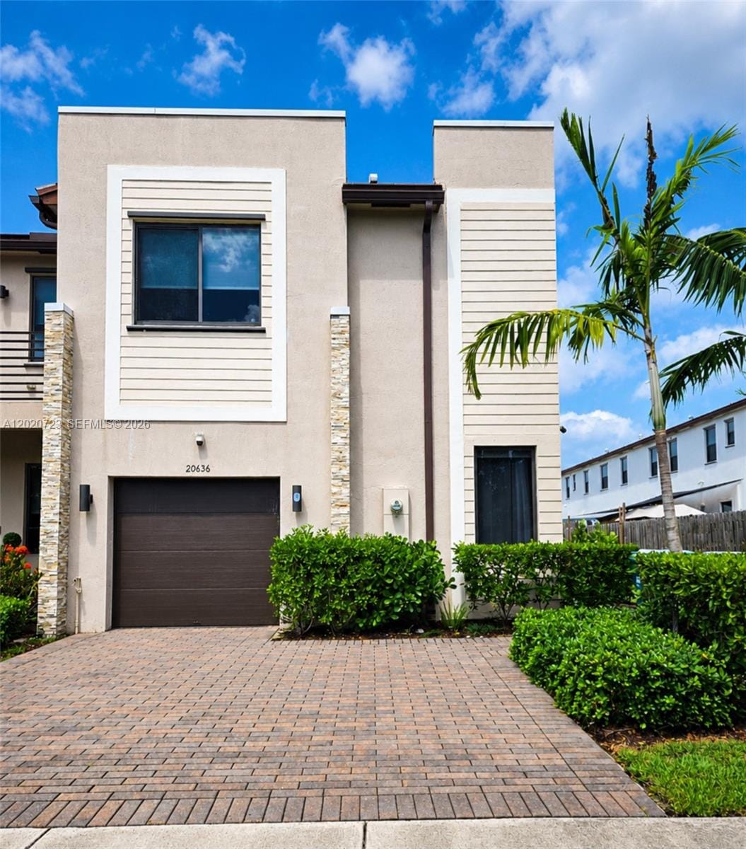 20636 NE 5th Place, Miami, FL 33179