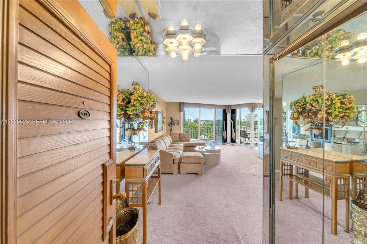 1000 Quayside Terrace 701, Miami, FL 33138, Miami