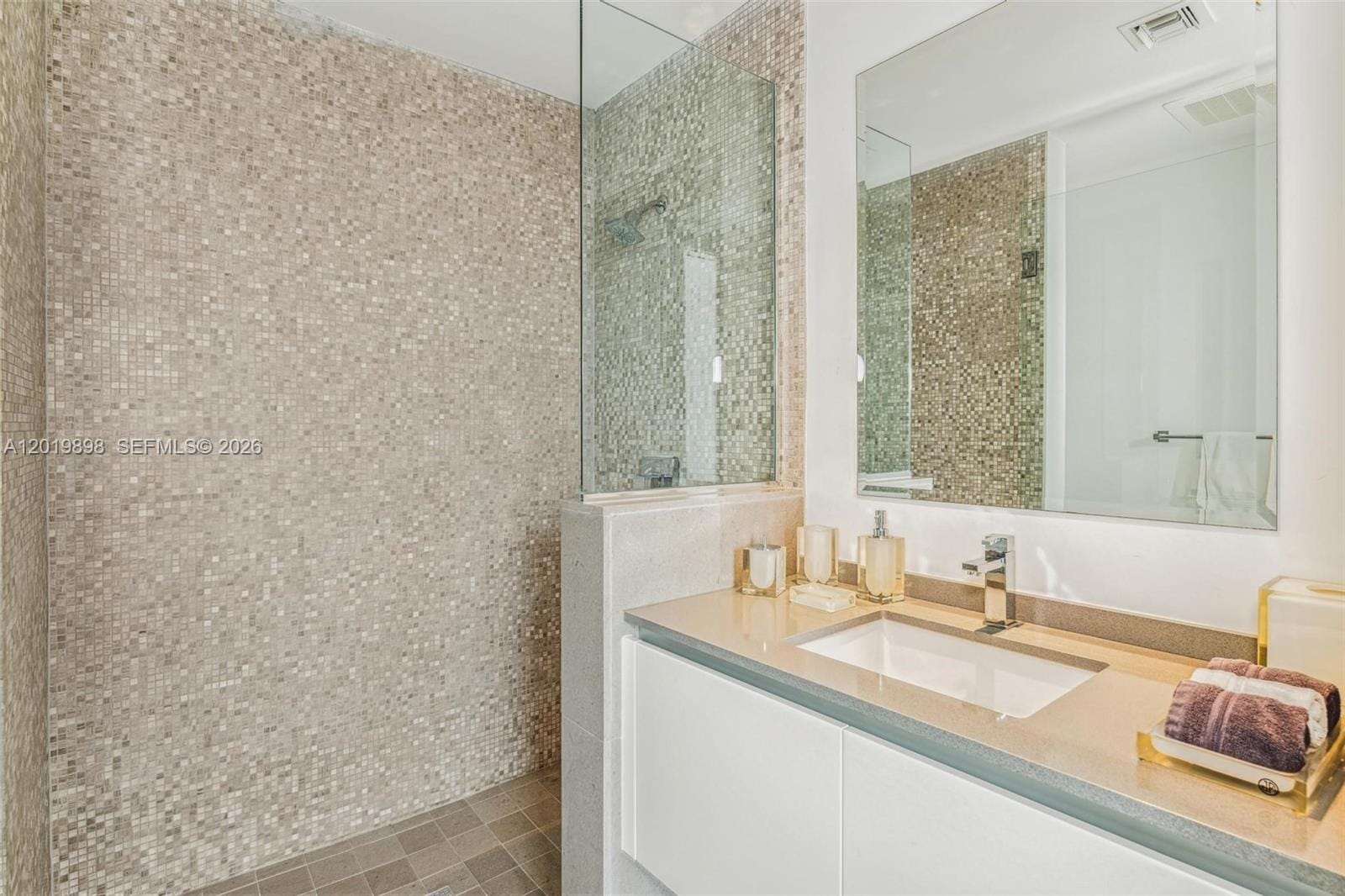 88 SW 7th Street 2111, Miami, FL 33130 photo 24