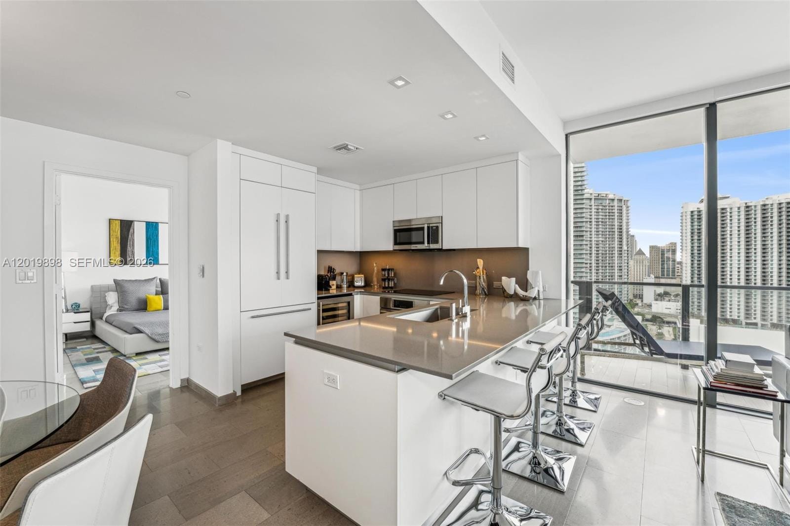 88 SW 7th Street 2111, Miami, FL 33130 photo 4