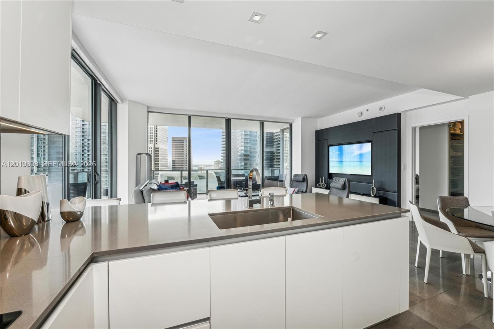 88 SW 7th Street 2111, Miami, FL 33130 photo 8