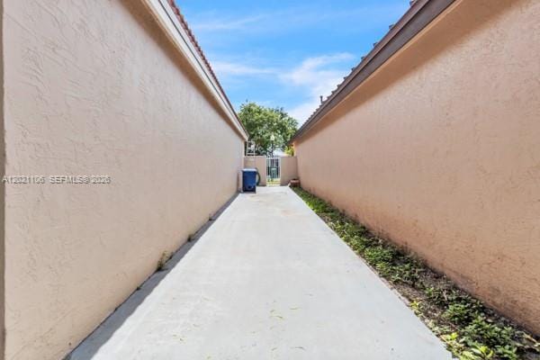 19724 NW 83rd Place, Hialeah, FL 33015 photo 24