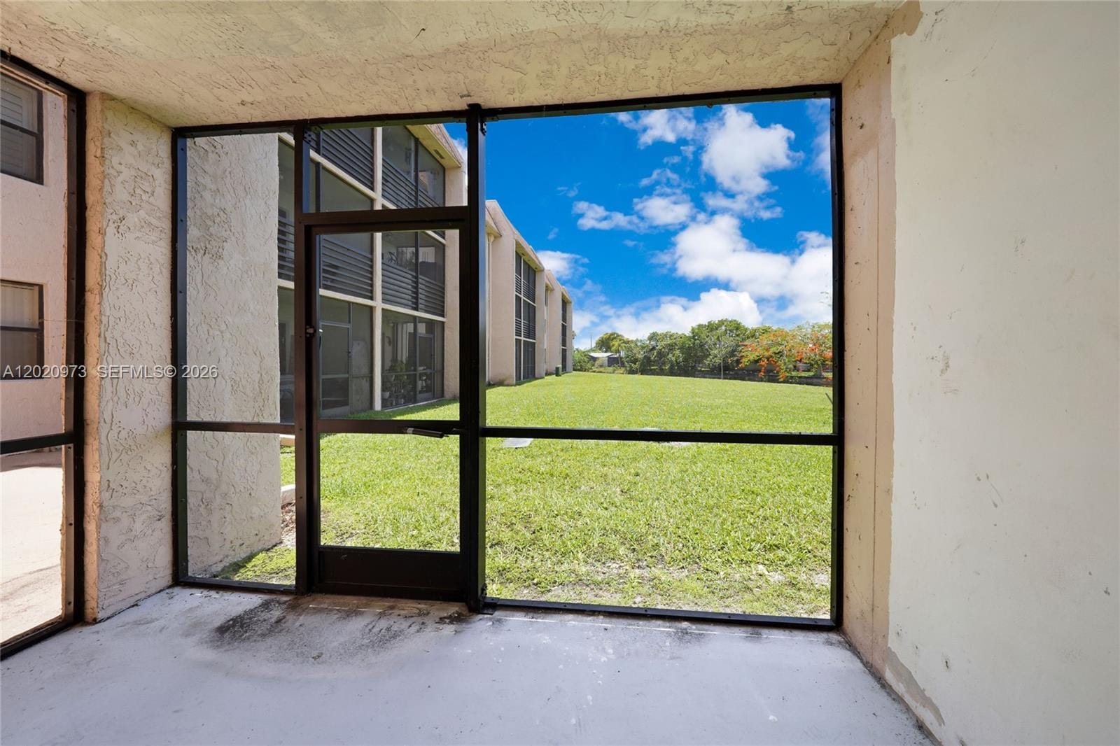 10466 Sunrise Lakes Boulevard 107, Sunrise, FL 33322 photo 19