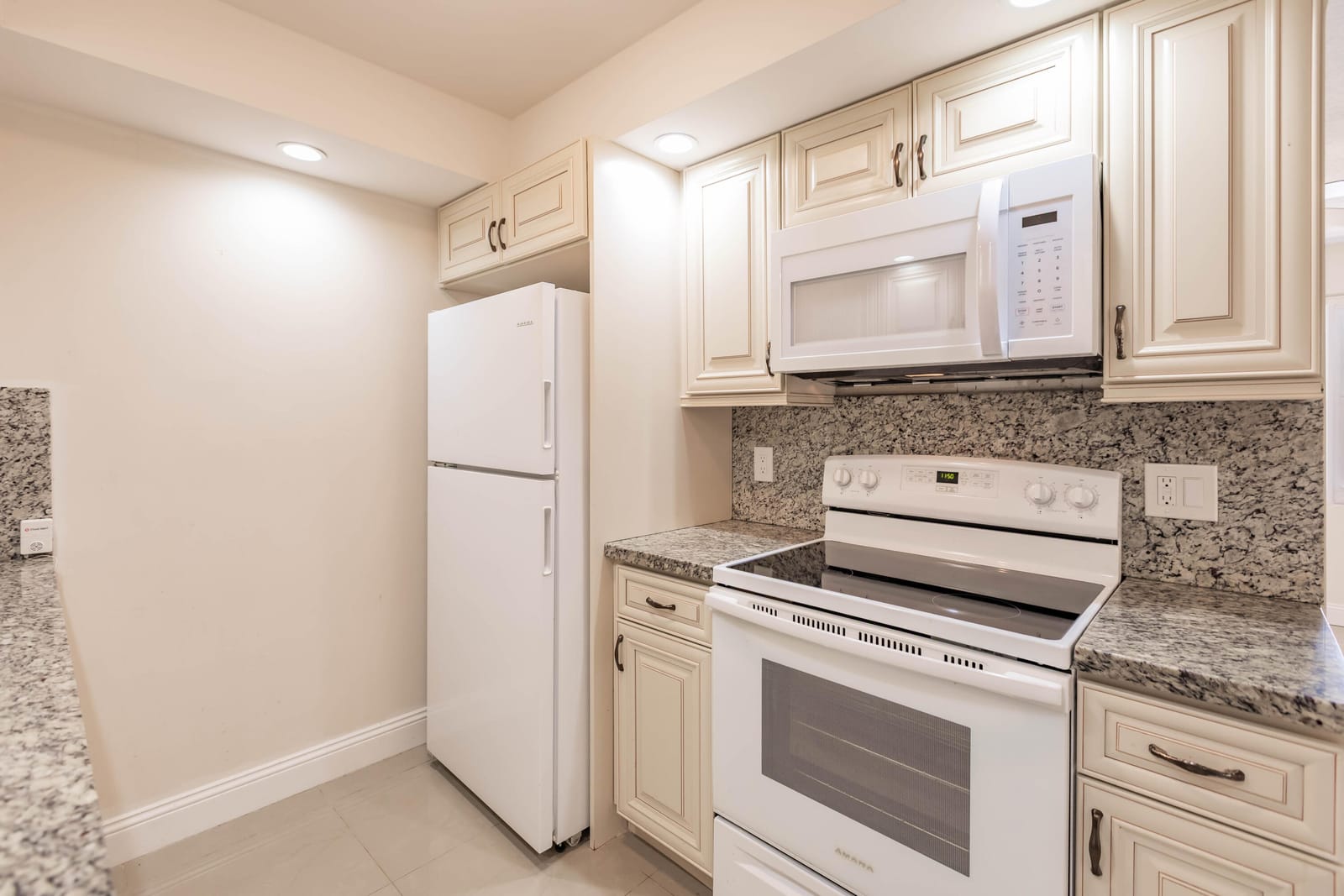 4302 Martinique Circle H3 — photo 4