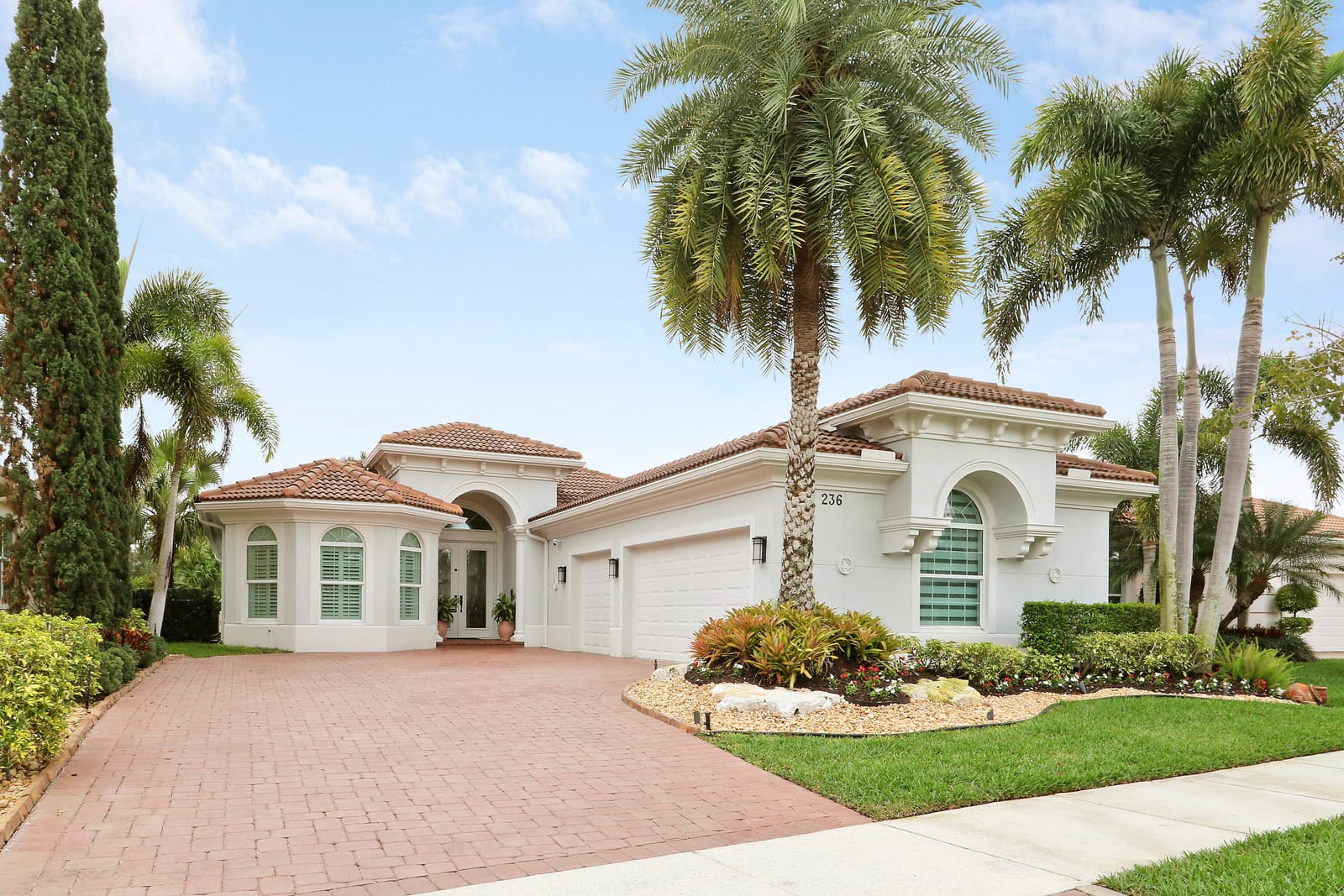 236 Carina Drive — photo 1