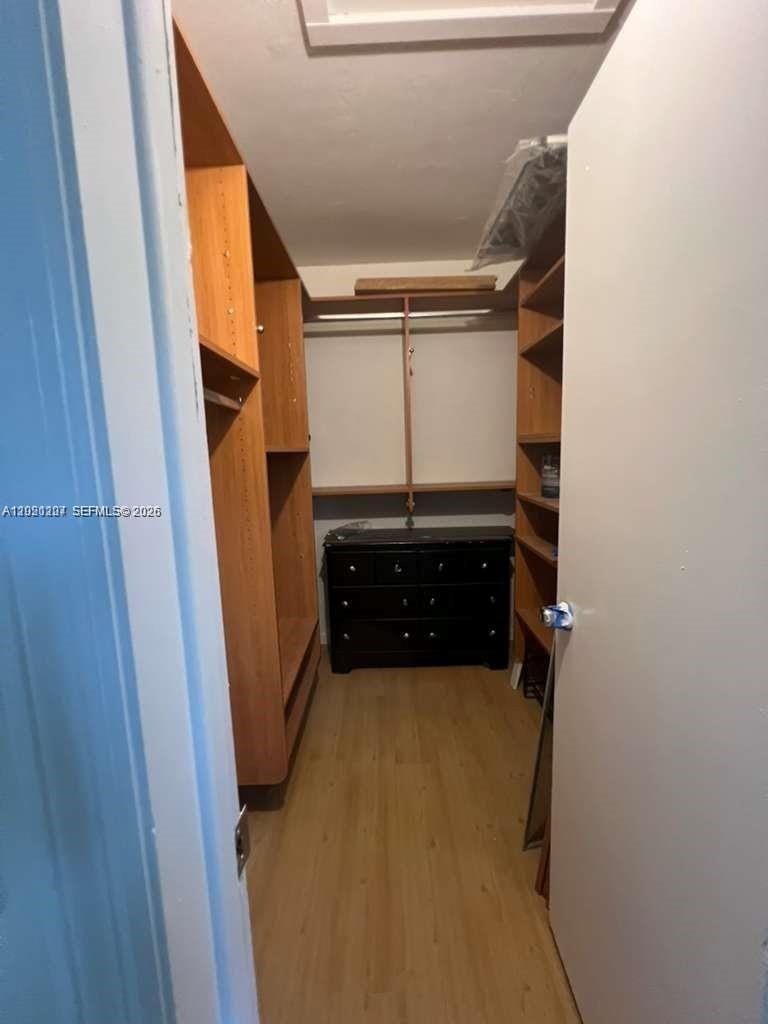 1100 NE 9th Avenue 305 — photo 6