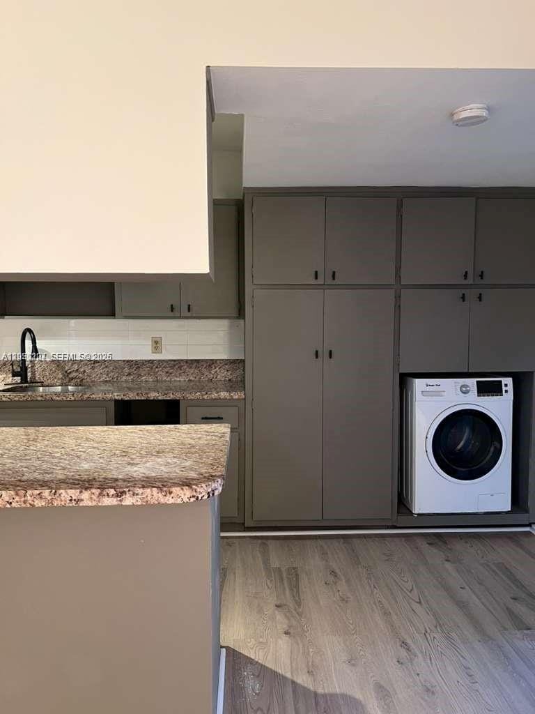 1100 NE 9th Avenue 305 — photo 8