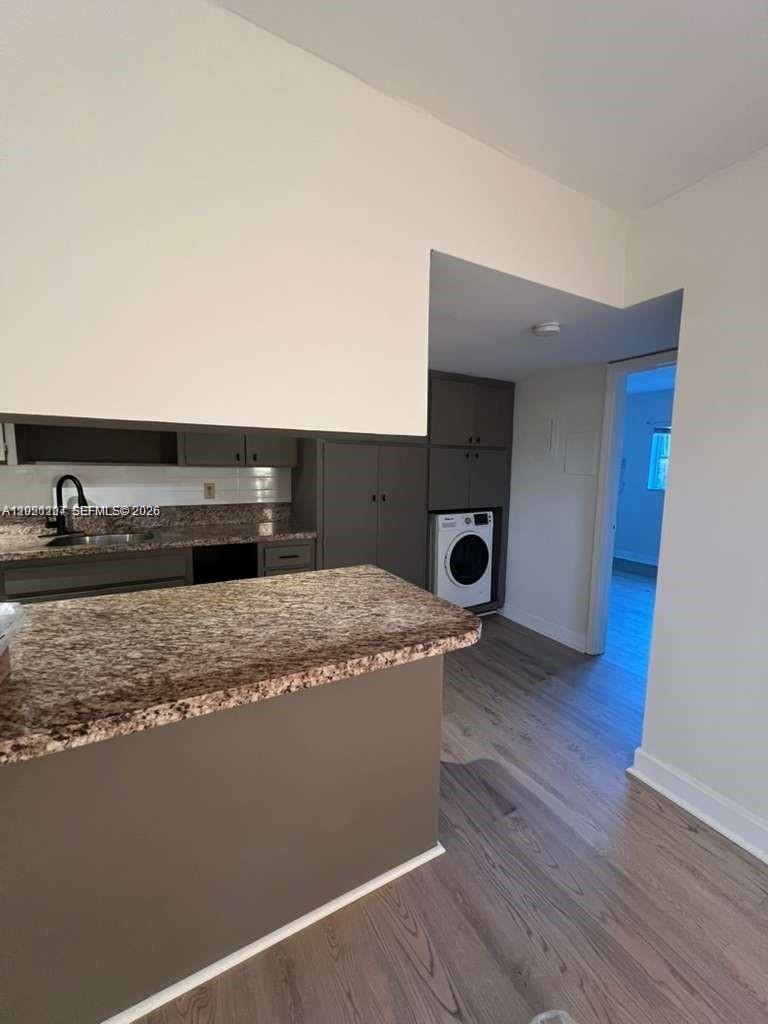 1100 NE 9th Avenue 305 — photo 9