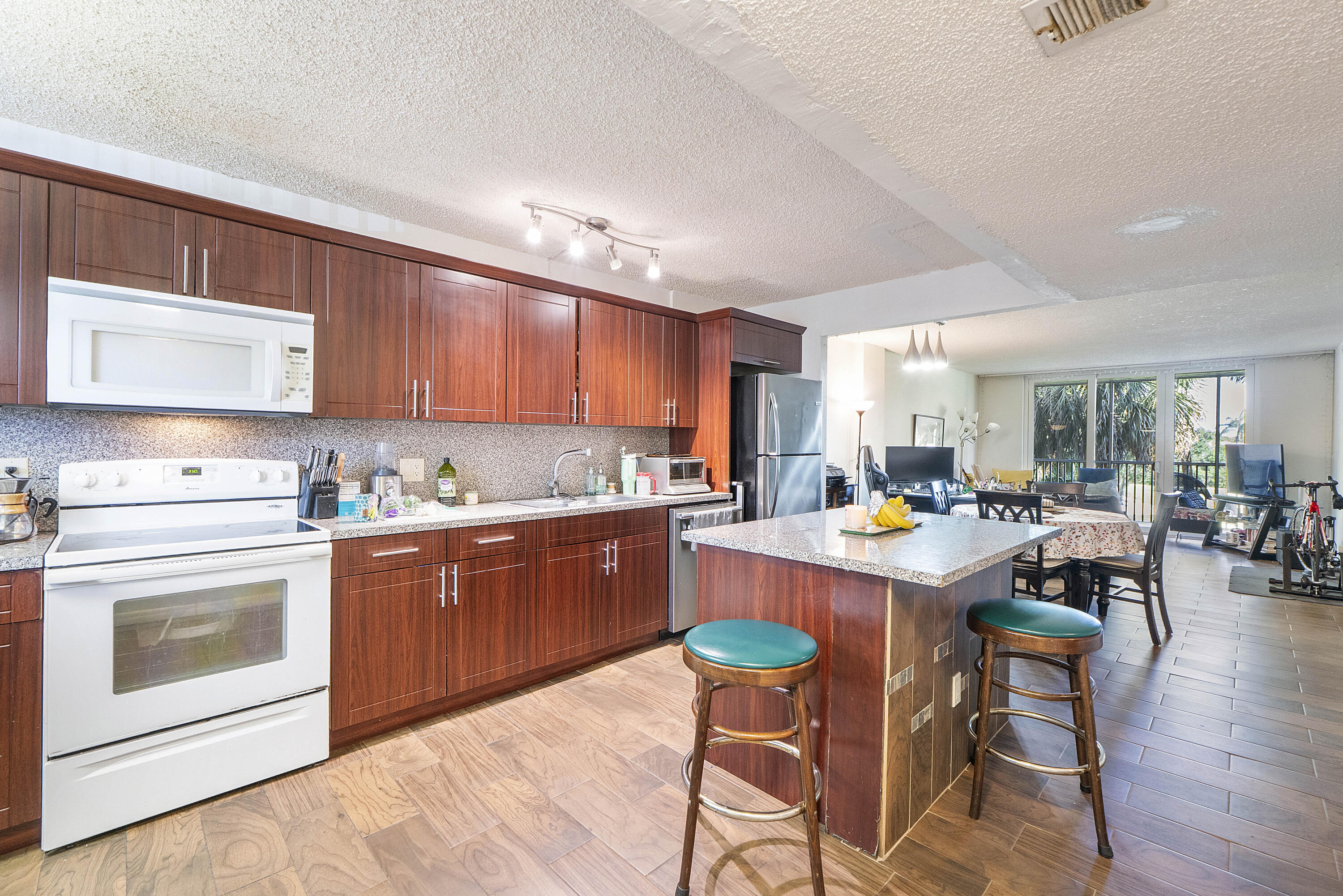 250 Jacaranda Drive 308, Plantation, FL 33324, Plantation