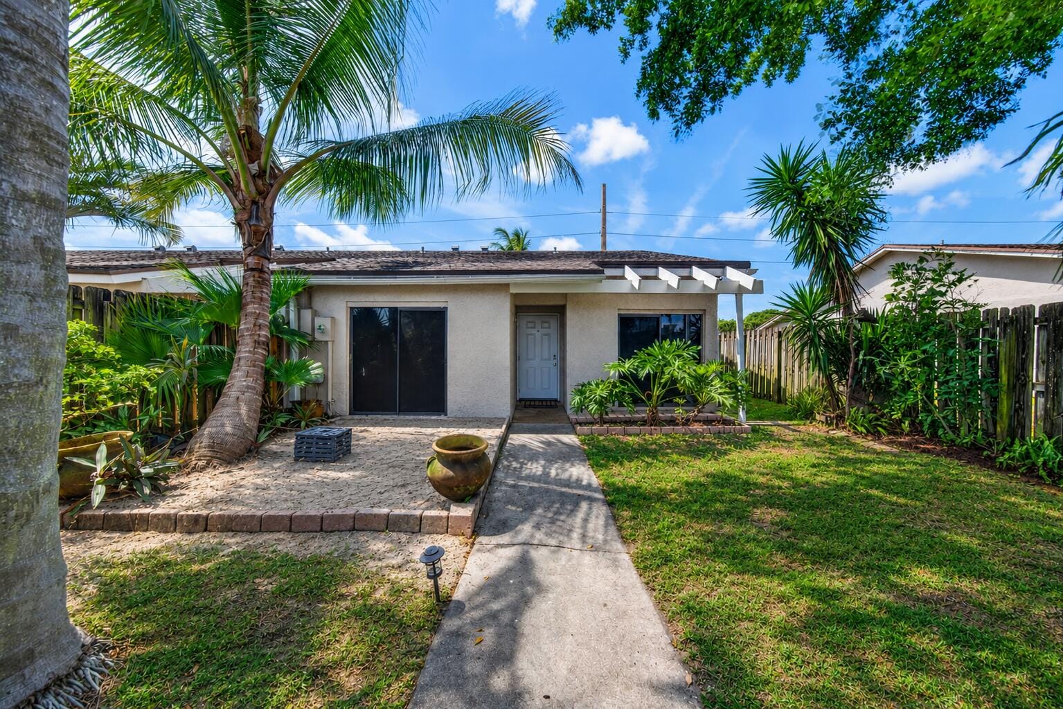 1036 E Lakes Drive — photo 3