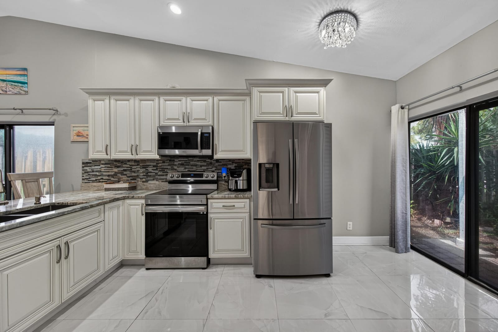 1036 E Lakes Drive — photo 8