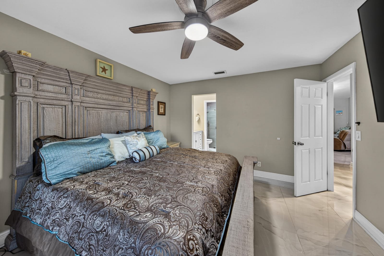 1036 E Lakes Drive — photo 10