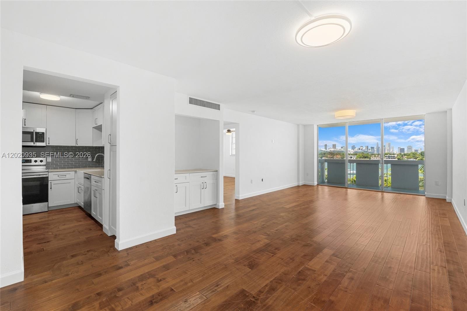 800 W Ave 527 527, Miami Beach, FL 33139 photo 2