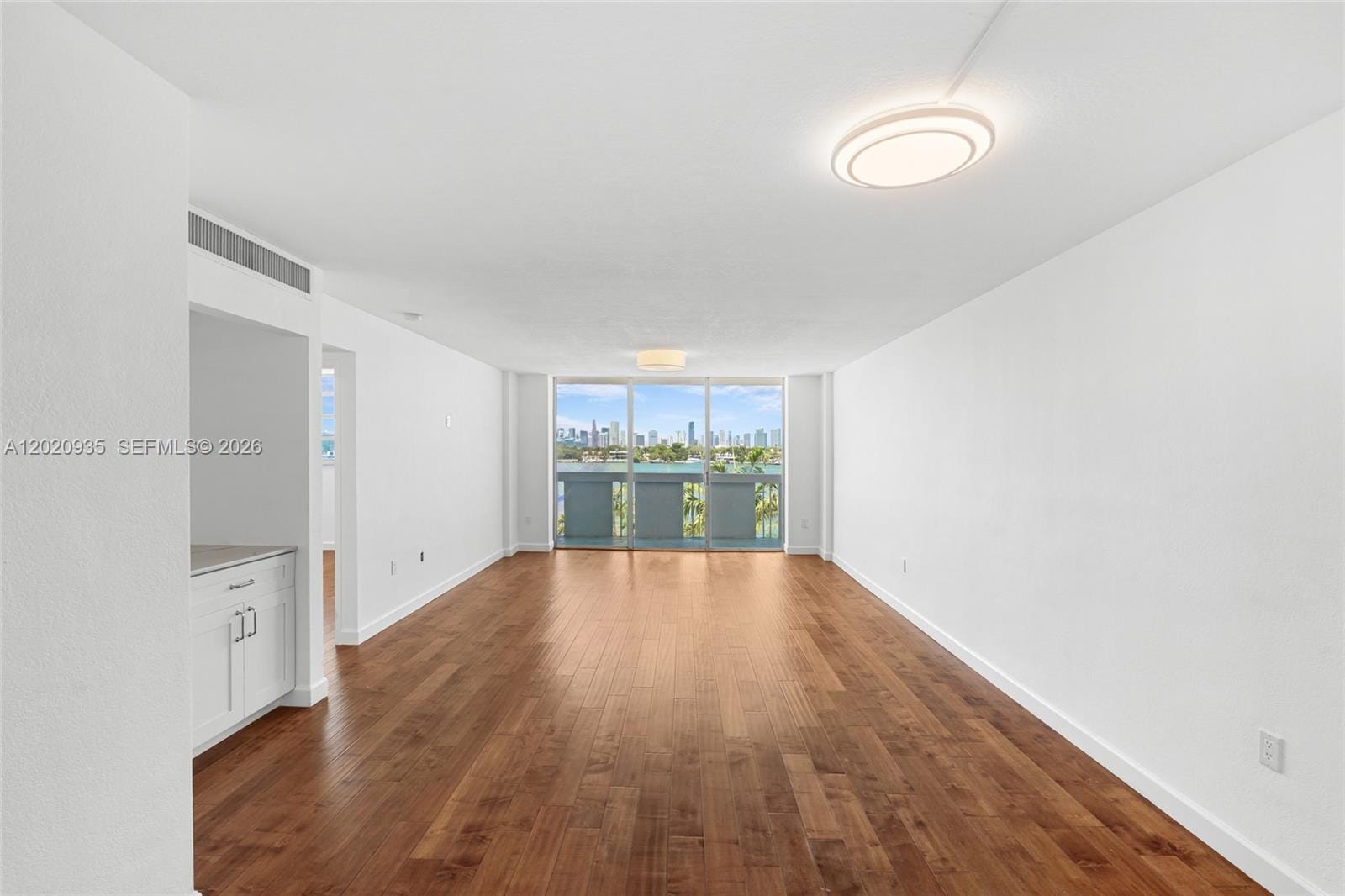 800 W Ave 527 527, Miami Beach, FL 33139 photo 4