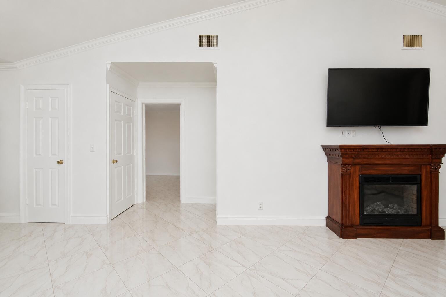 9708 Erica Court — photo 10