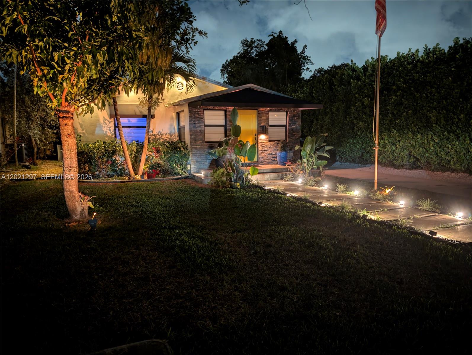 2460 Jackson Street, Hollywood, FL 33020, Hollywood