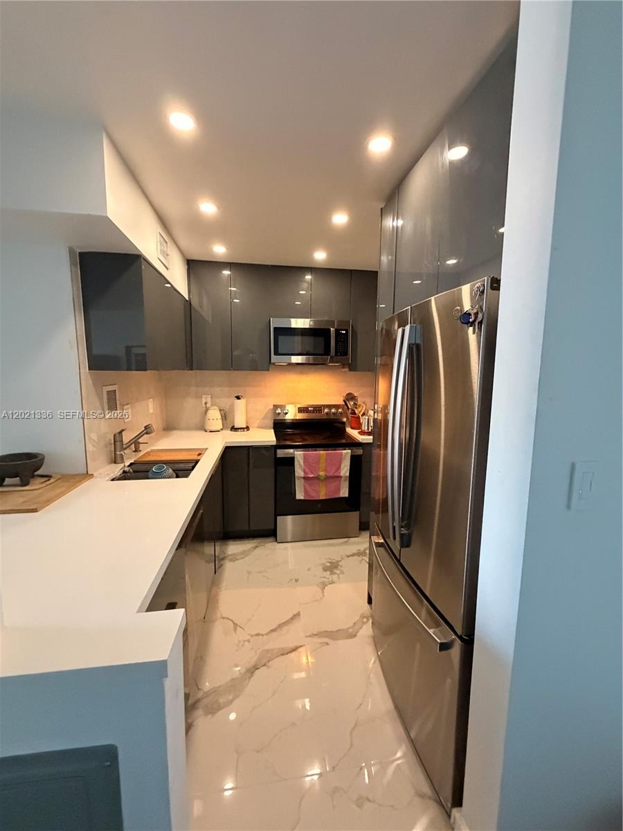 1200 W Ave 1431 1431, Miami Beach, FL 33139, Miami Beach