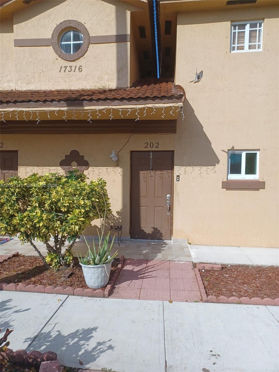 17316 NW 74th Avenue 202, Hialeah, FL 33015, Hialeah