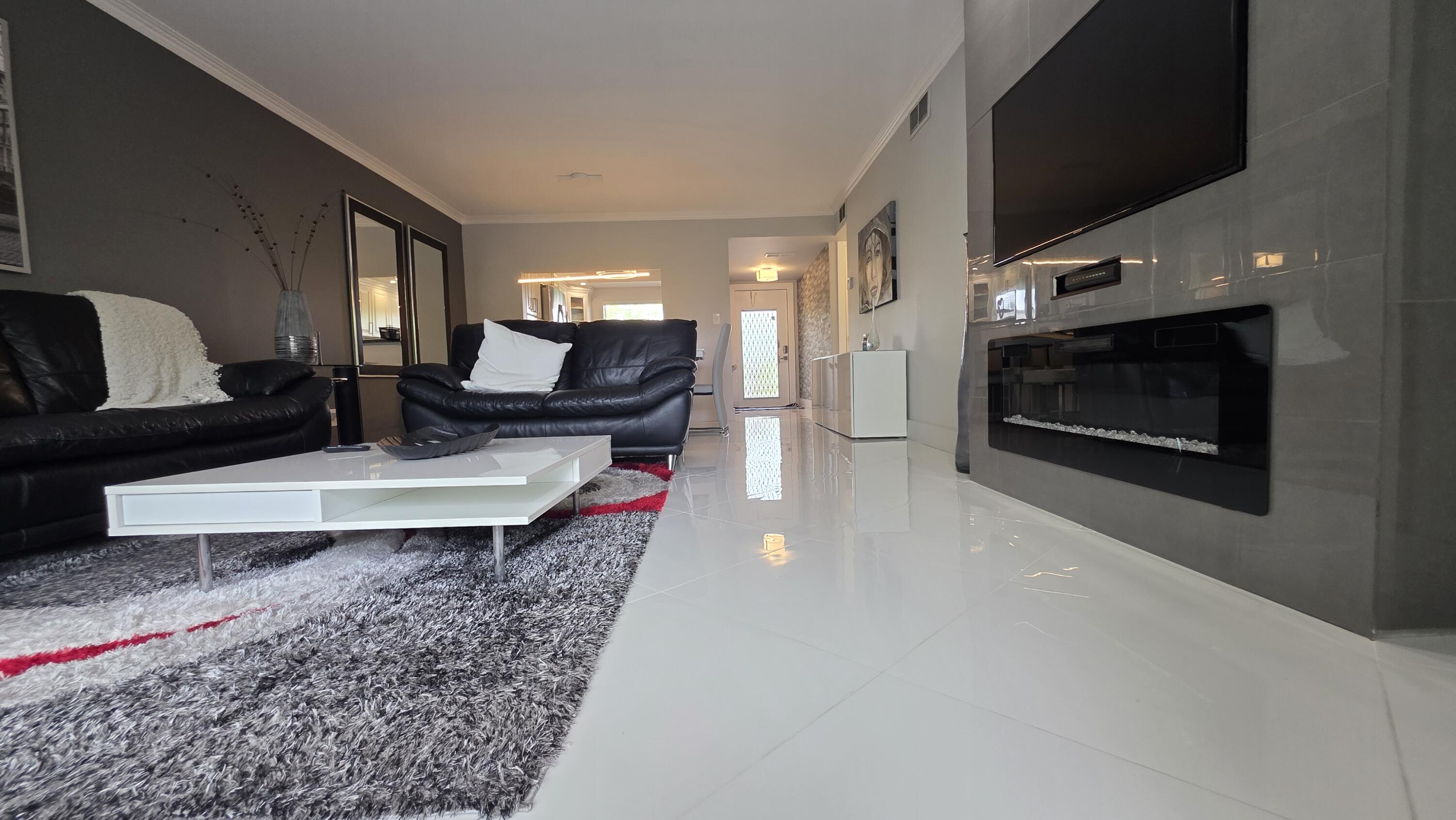 9301 Sunrise Lakes Boulevard 306, Sunrise, FL 33322, Sunrise