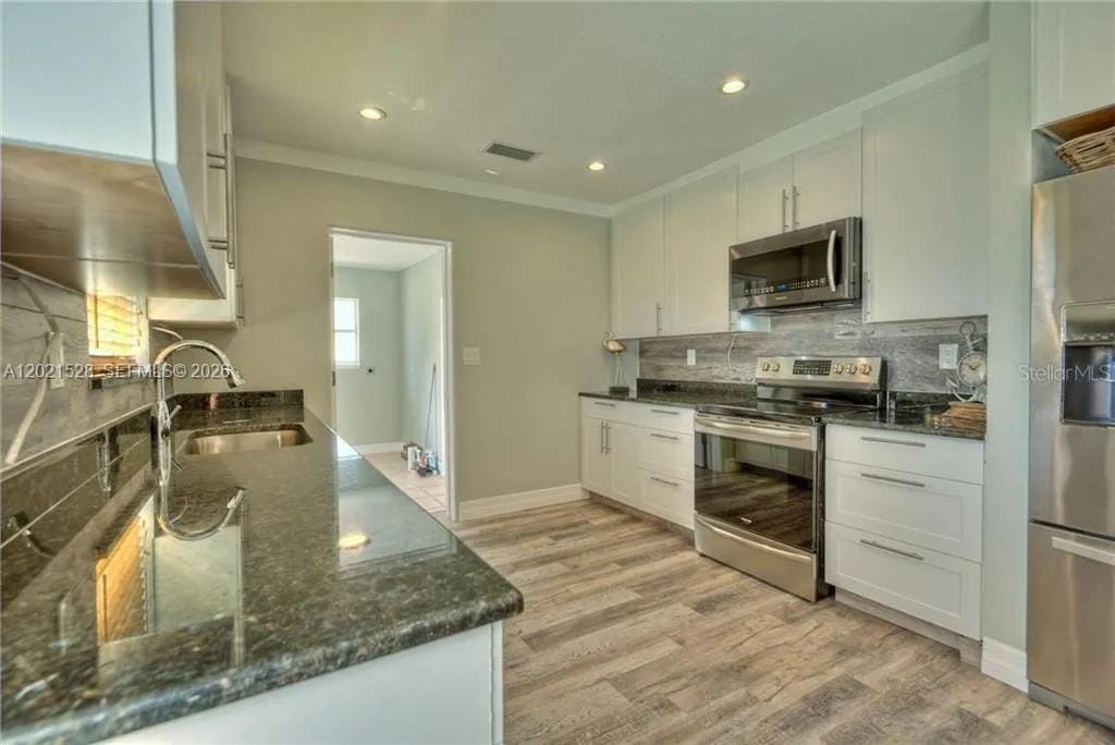 5321 3 Rd Avenue W, Bradenton, FL 34209 photo 2