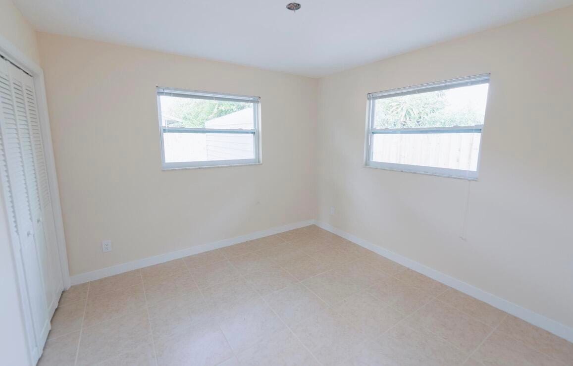 1867 Windsor Drive — photo 6
