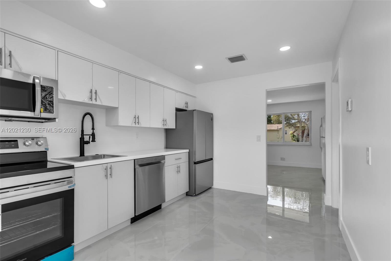 821 SW 7th Avenue 2, Hallandale Beach, FL 33009, Hallandale Beach