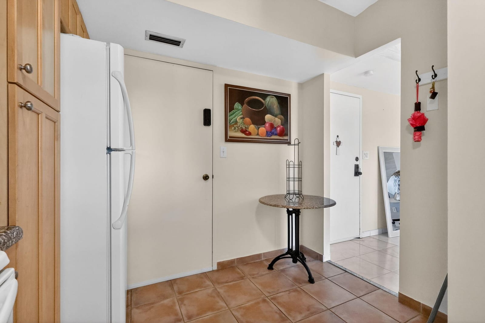 4330 Hillcrest Drive 302 — photo 9