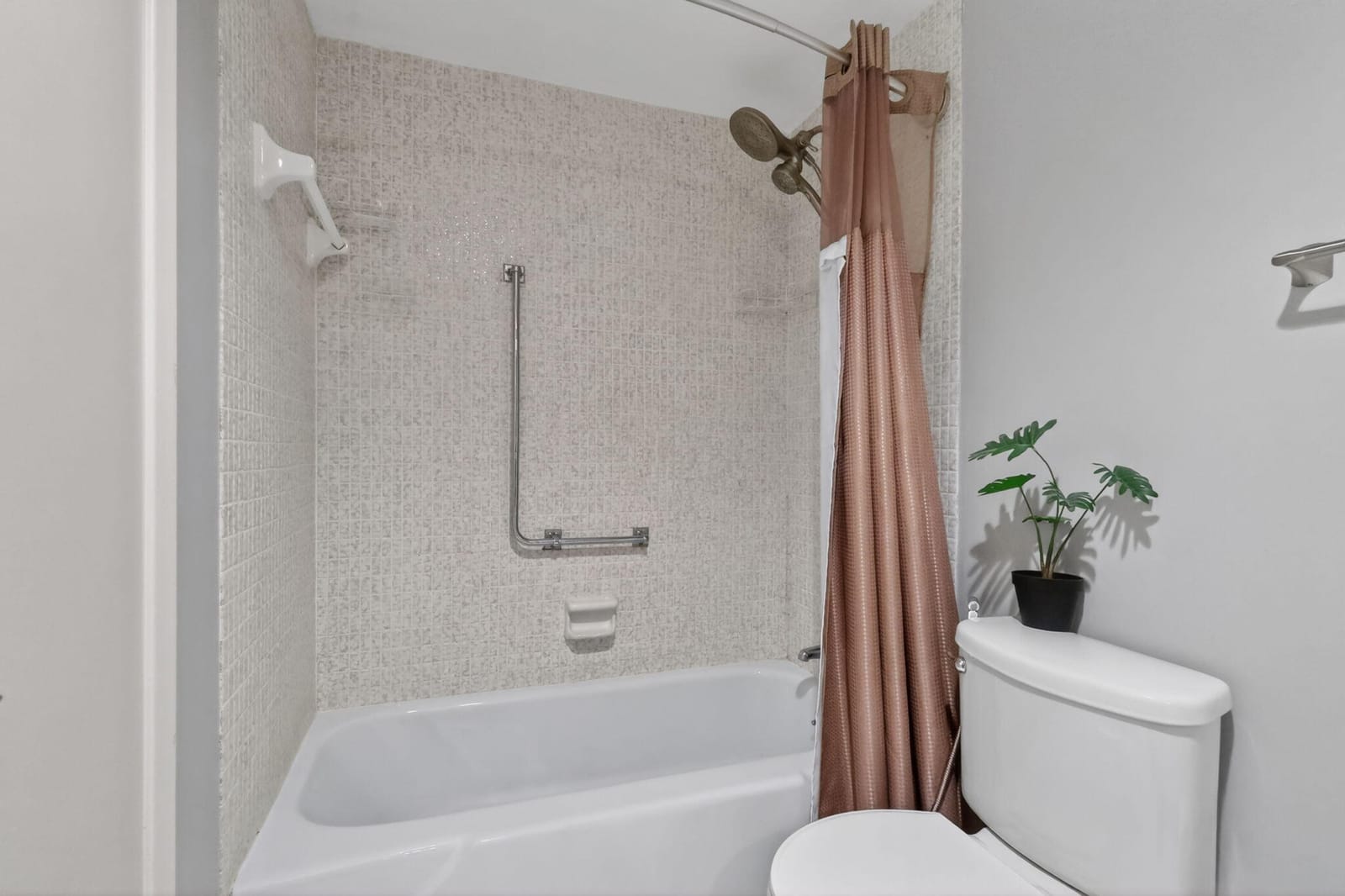 4330 Hillcrest Drive 302, Hollywood, FL 33021 photo 13