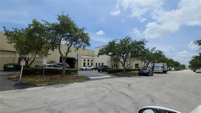 10420 NW 37th Terrace, Doral, FL 33178