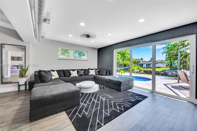 2407 Nassau Lane, Fort Lauderdale, FL 33312