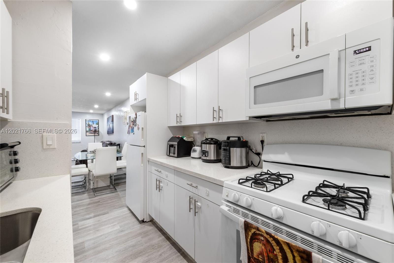 4655 Palm Avenue 326 — photo 2
