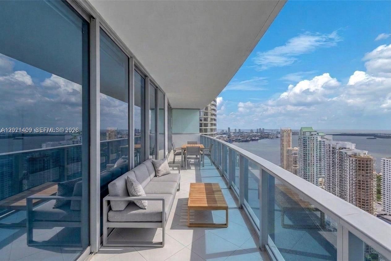 200 Biscayne Boulevard Way 5004, Miami, FL 33131, Miami