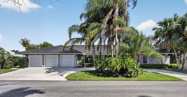 9055 SE Harbor Island Way, sold in The Soundings, Hobe Sound, FL