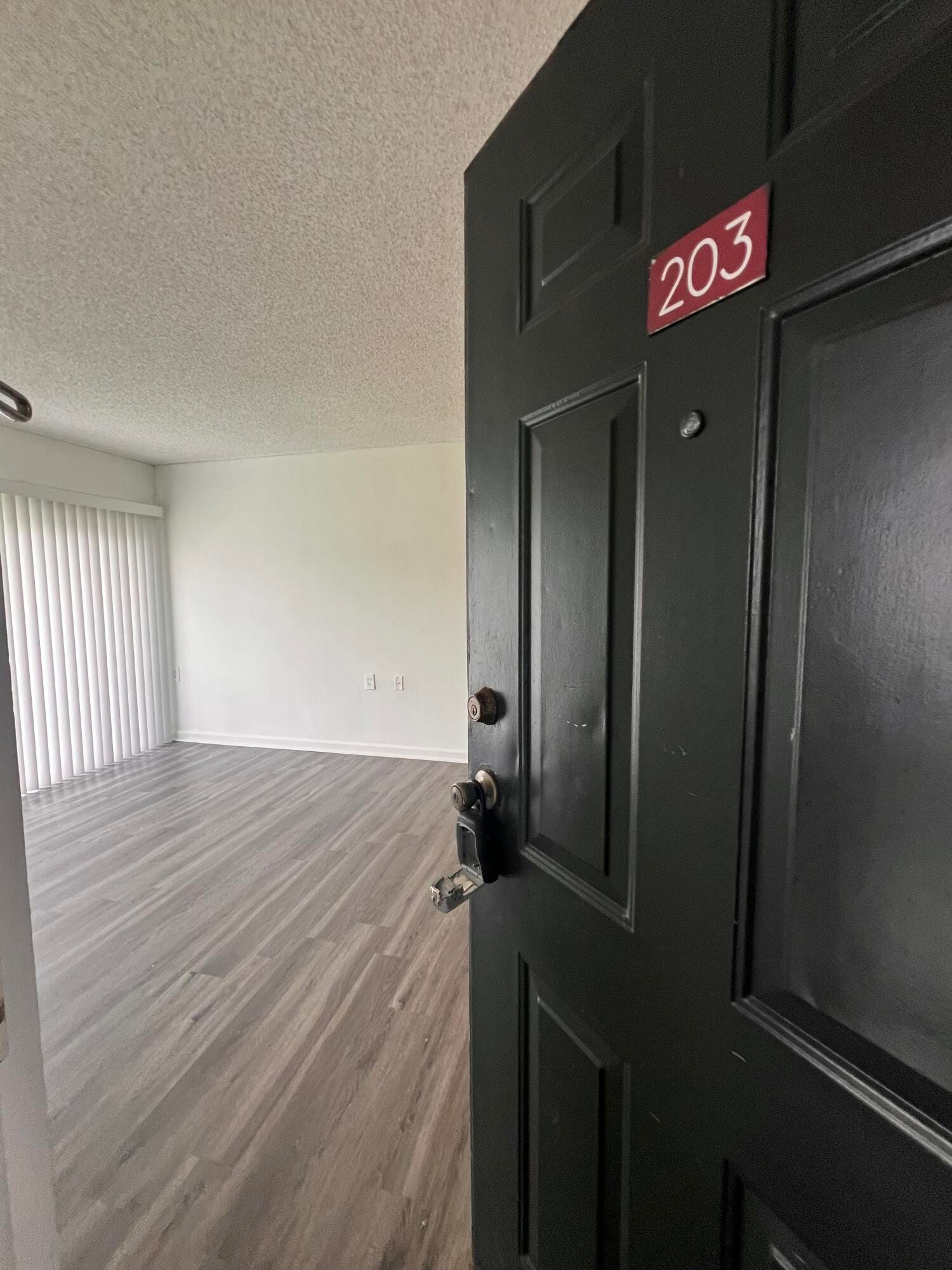 1215 N Benoist Farms Road 203 — photo 2