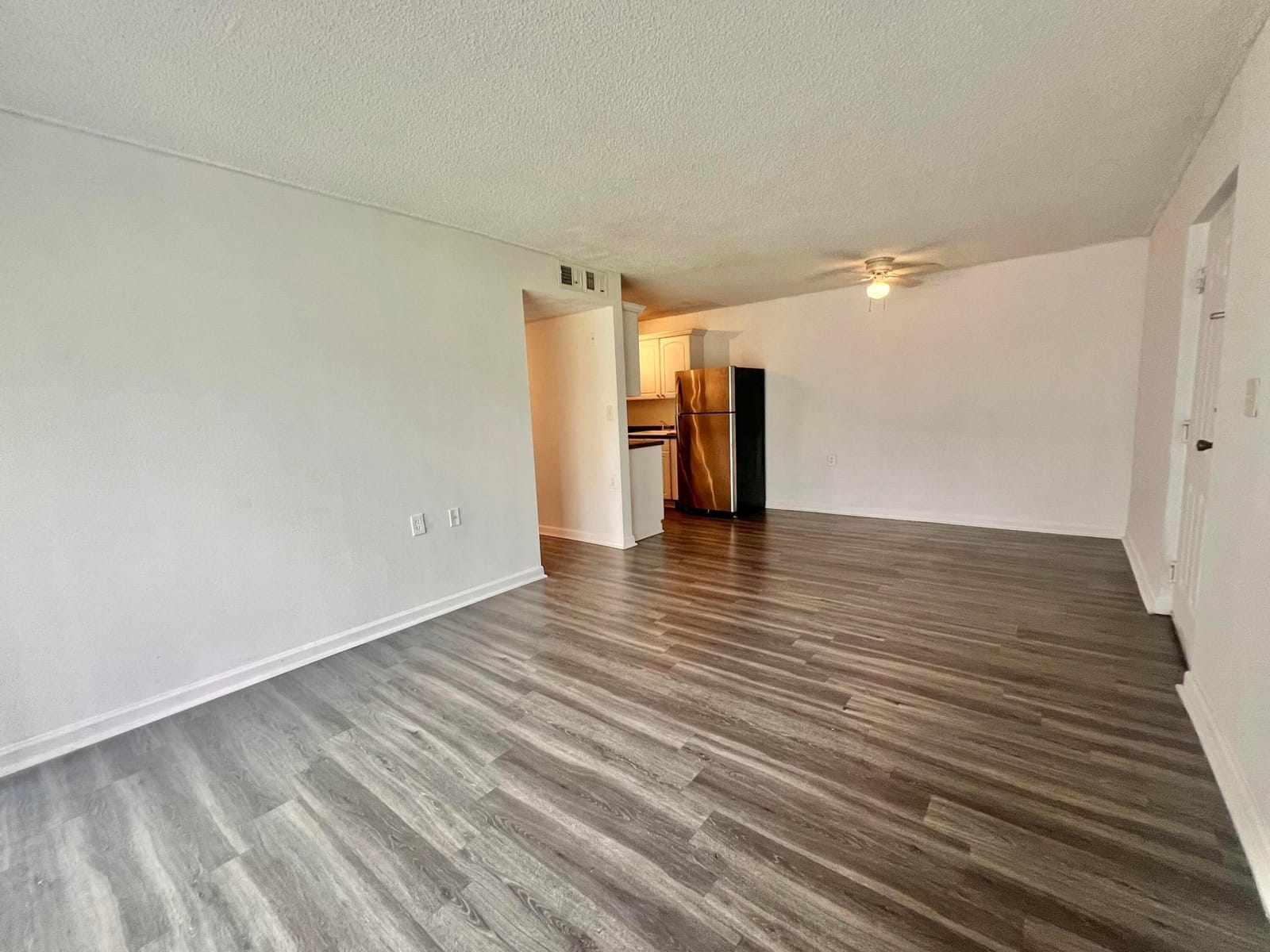 1215 N Benoist Farms Road 203 — photo 3