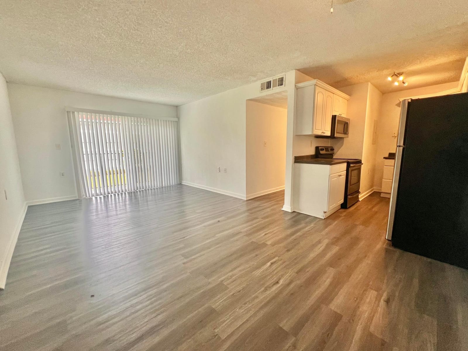1215 N Benoist Farms Road 203 — photo 5