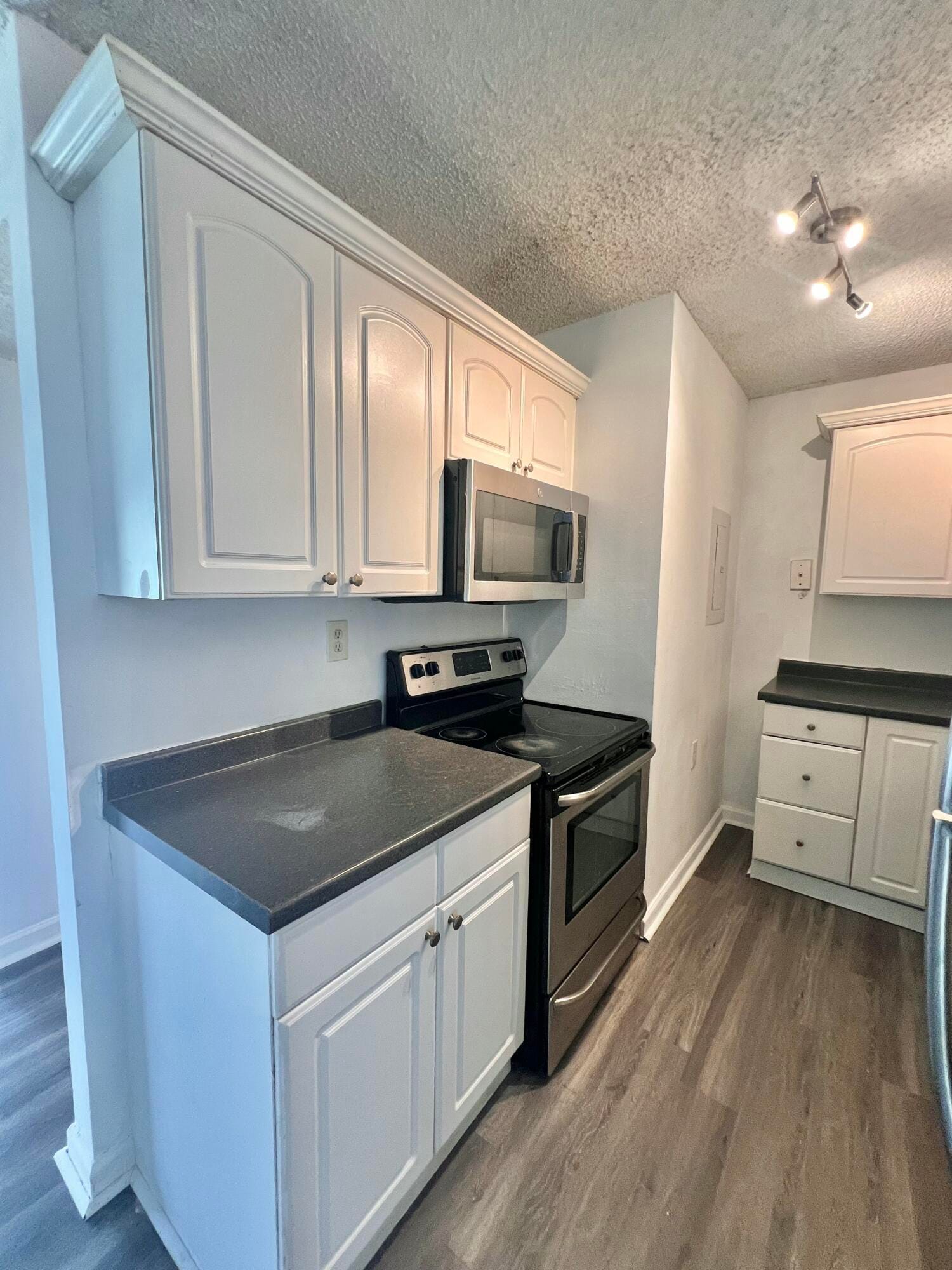 1215 N Benoist Farms Road 203 — photo 6