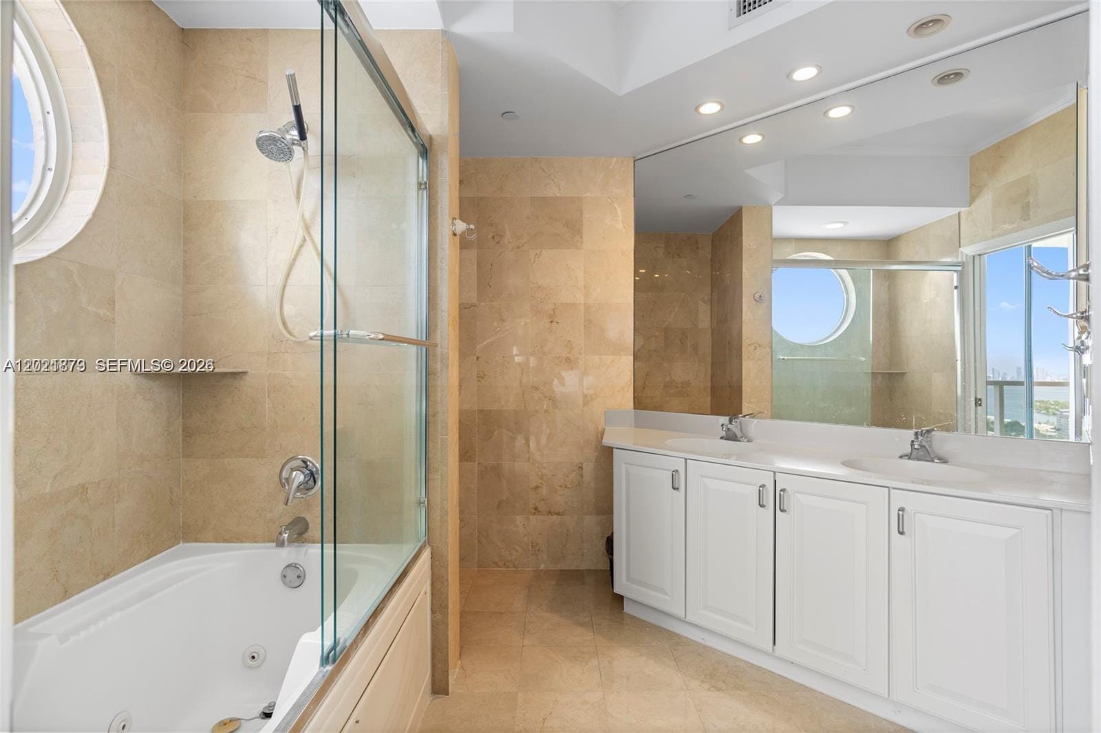 7330 Ocean Terrace PH-D — photo 8