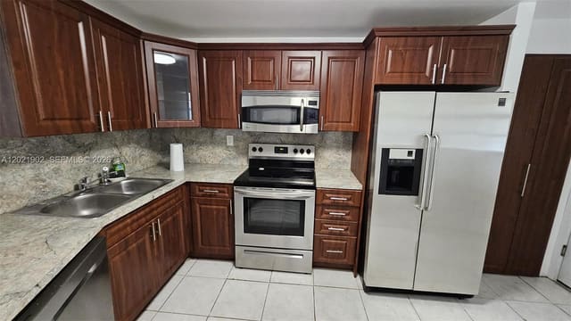 1750 NE 191st Street 325-4, Miami, FL 33179