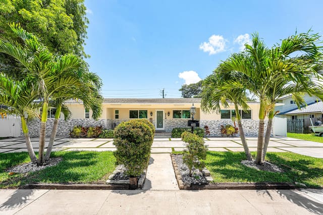 214 SE 5th Street, South Dania Heights, Dania Beach, FL