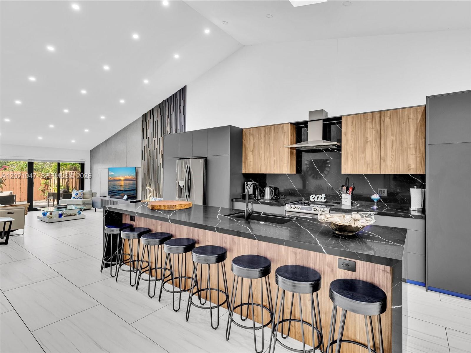 500 NE 199th Terrace 7J, Miami, FL 33179, Miami