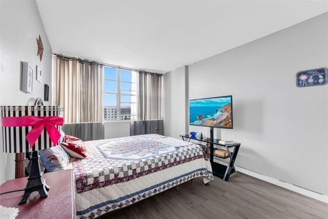 2025 NE 164th Street 808, North Miami Beach, FL 33162