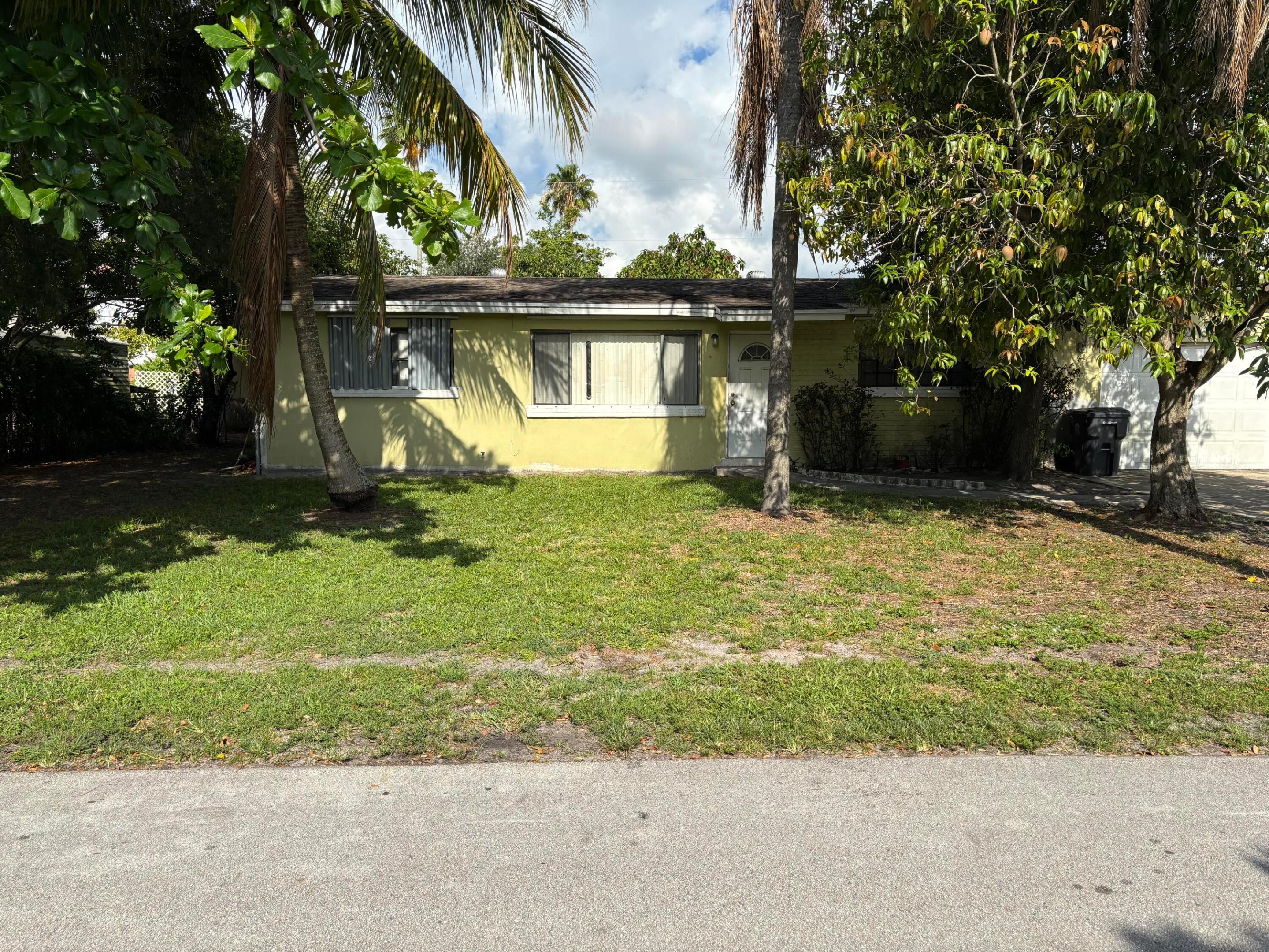 2201 W Carol Circle, West Palm Beach, FL 33415, West Palm Beach