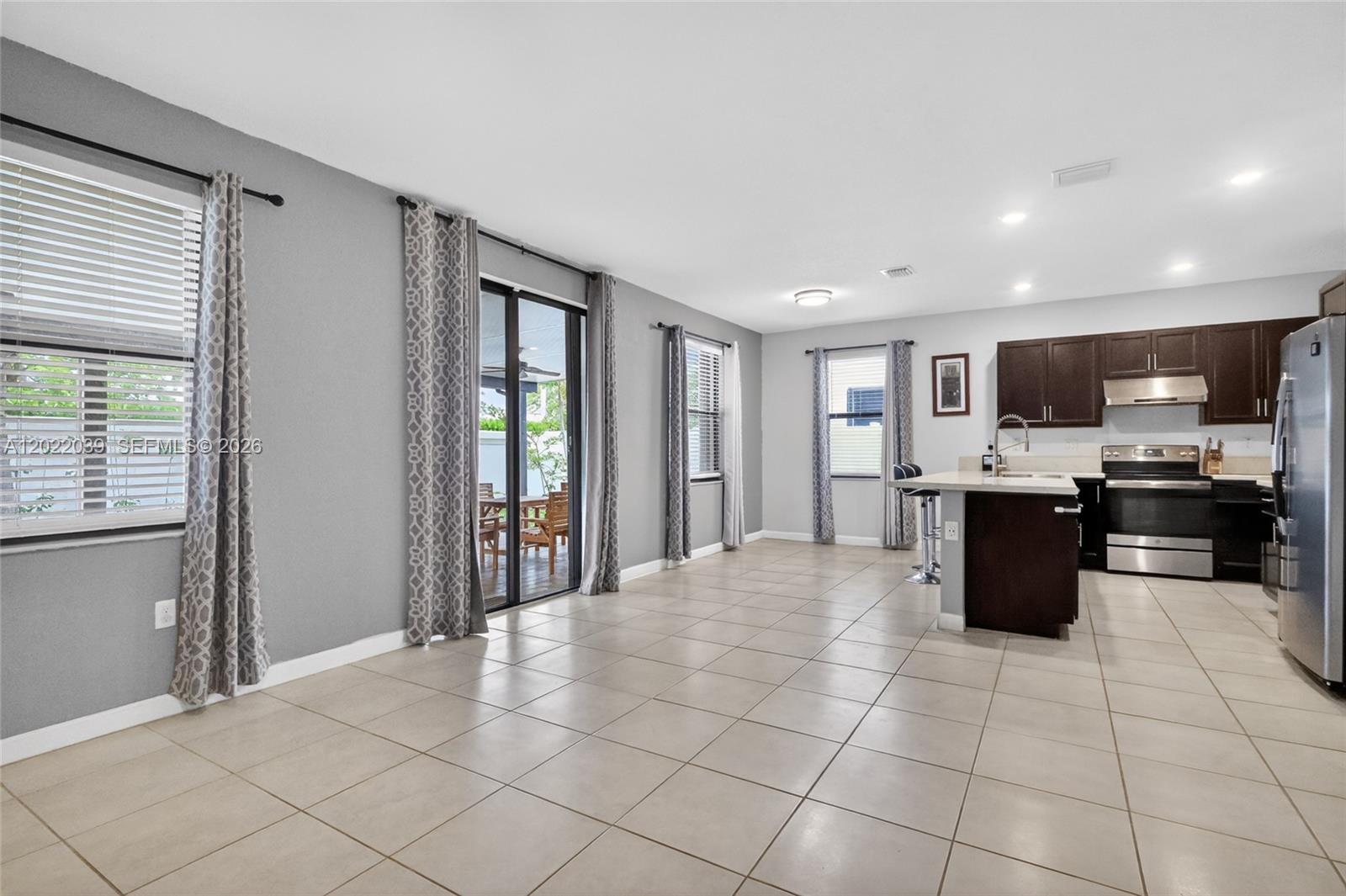 10400 W 35 Way, Hialeah, FL 33018 photo 13