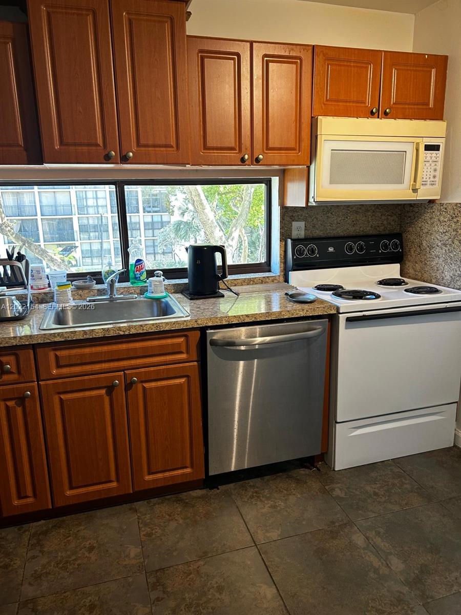 17021 N Bay Road 327, Sunny Isles Beach, FL 33160, Sunny Isles Beach