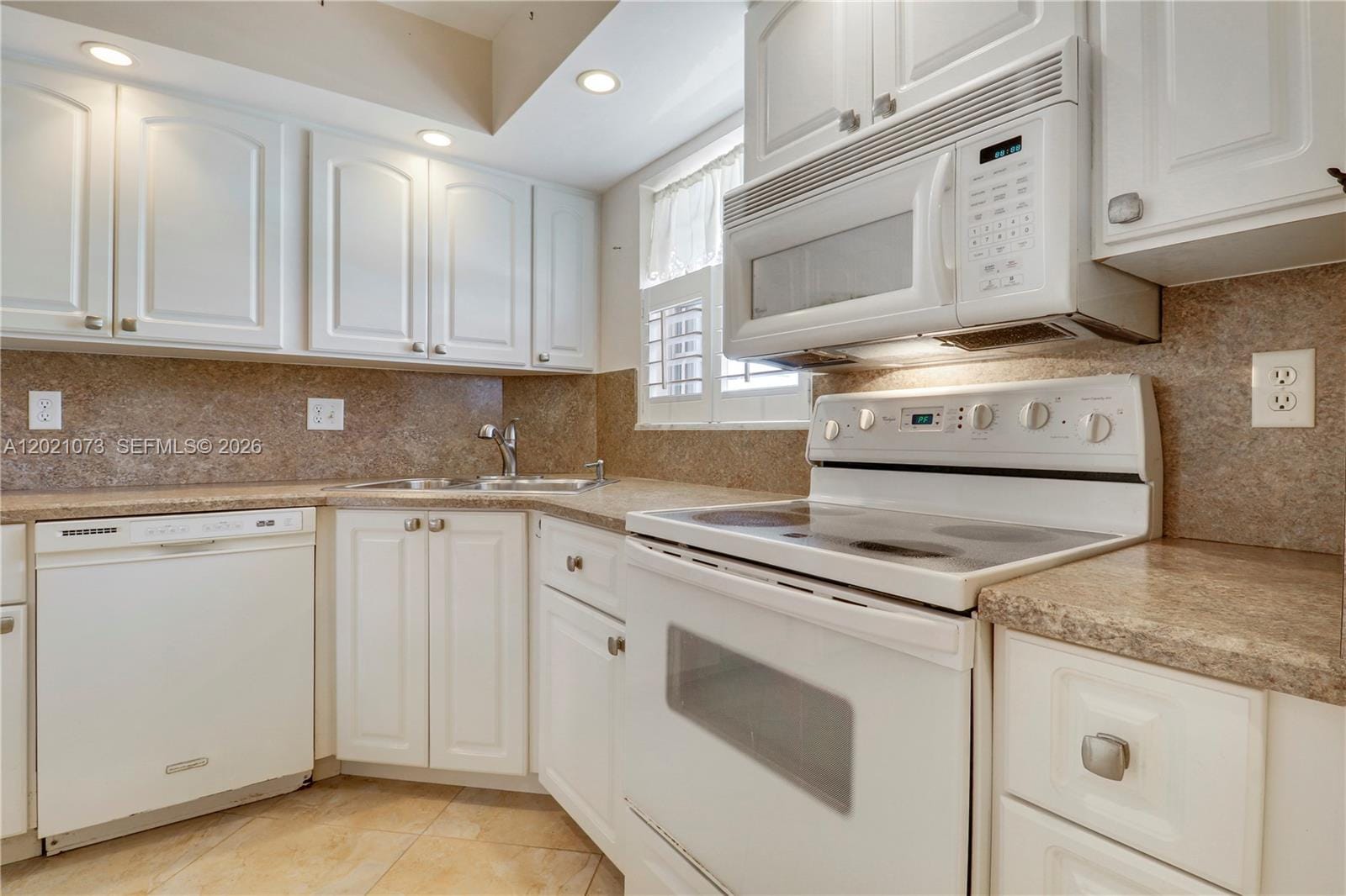 18081 SE Country Club Drive 13121, Jupiter, FL 33469 photo 3