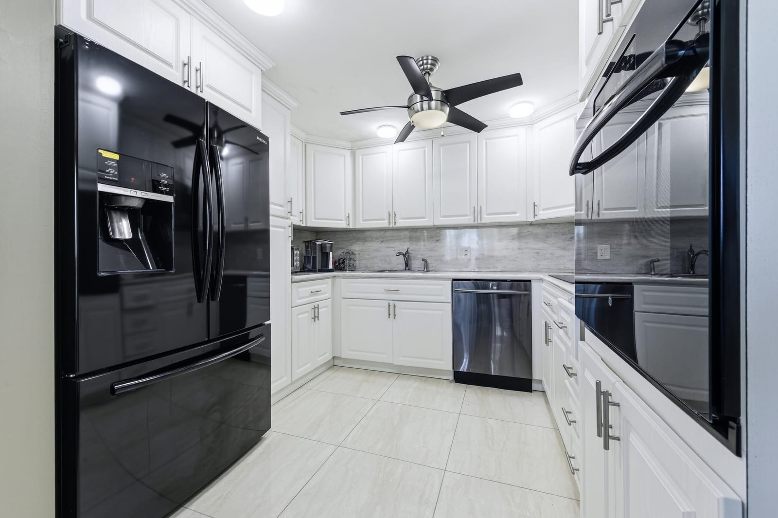 213 Wellington E — photo 8