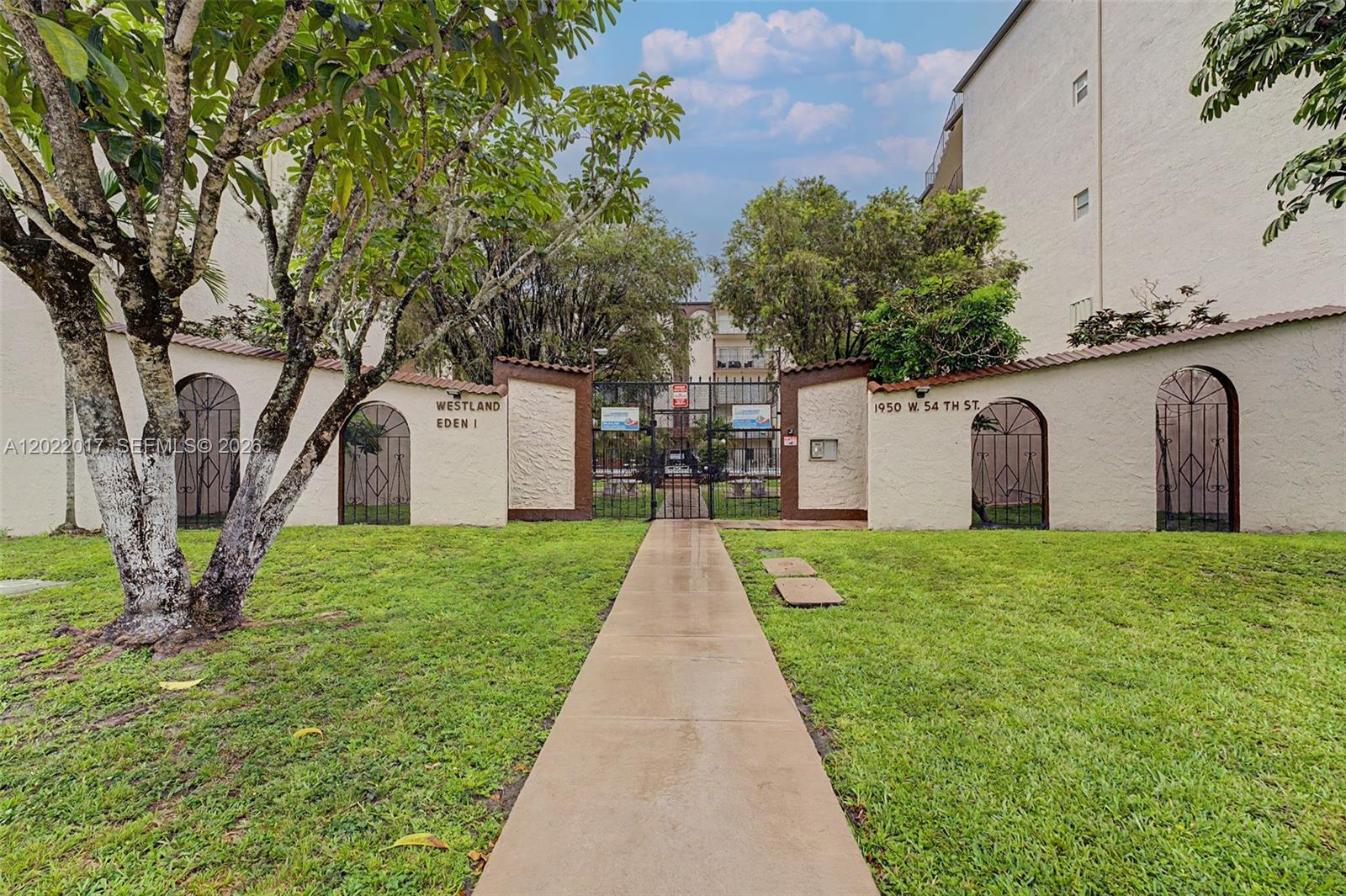 1950 W 54th Street 105, Hialeah, FL 33012, Hialeah