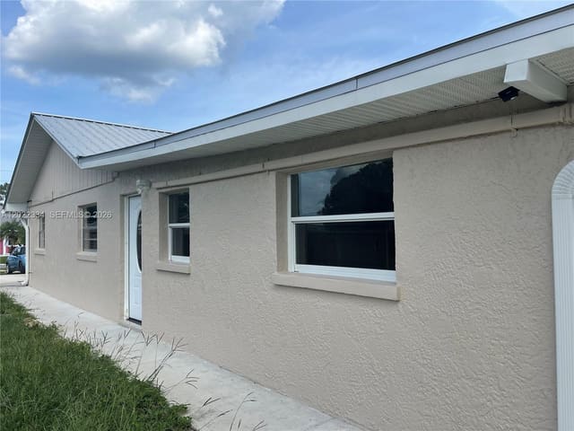4617 Navarre Avenue B, Sebring, FL 33872