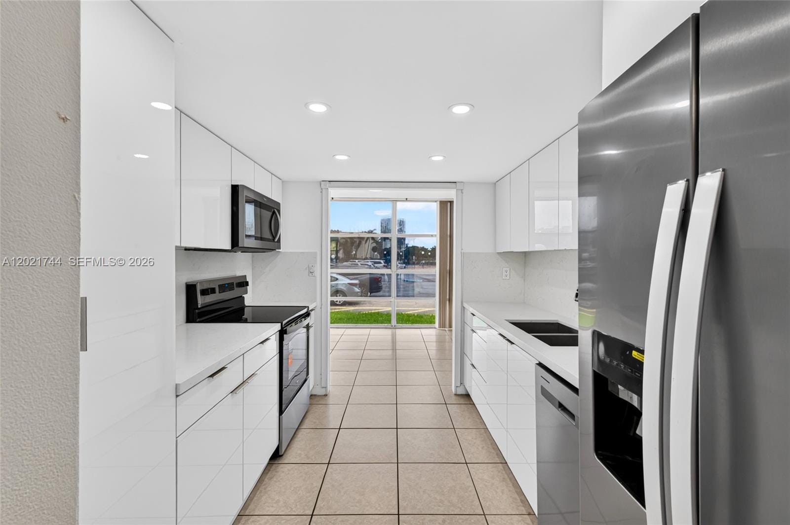 2000 Atlantic Shores Boulevard 120, Hallandale Beach, FL 33009 photo 2